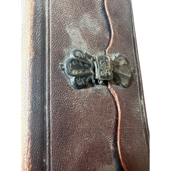 1637 Statenbijbel in original leather binding for sale 1637  Dutch Antique Bible  De‎ Staten Generael Vereenighde Nederlanden